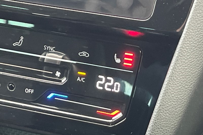 2021 (21) VOLKSWAGEN PASSAT 2.0 TDI EVO SCR R-Line 5dr DSG 3580128