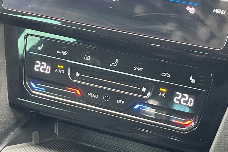 2021 (21) VOLKSWAGEN PASSAT 2.0 TDI EVO SCR R-Line 5dr DSG 3580126