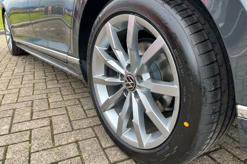 2021 (21) VOLKSWAGEN PASSAT 2.0 TDI EVO SCR R-Line 5dr DSG 3580138