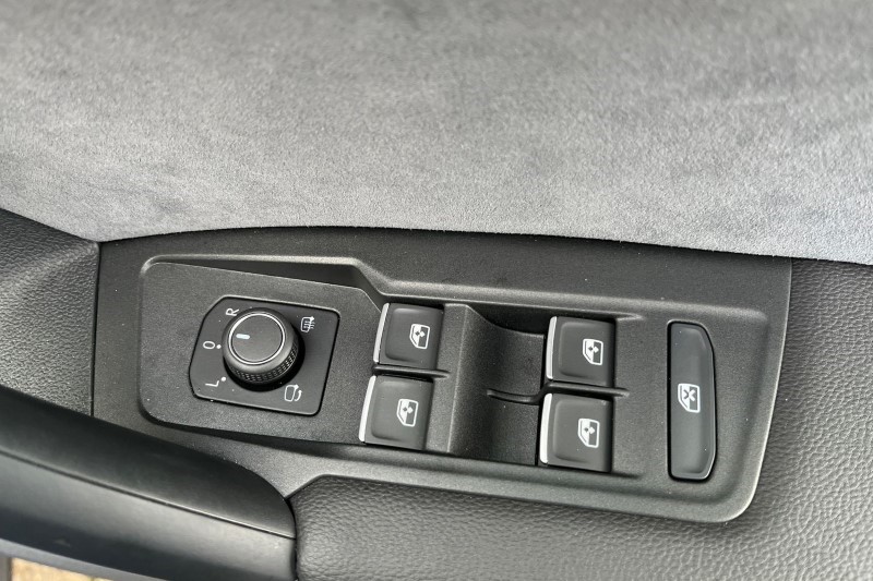 2023 (23) VOLKSWAGEN TIGUAN 2.0 TSI 320 4Motion R 5dr DSG 3578636