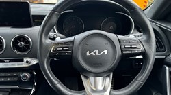 2022 (71) KIA STINGER 3.3 T-GDi 361 GT S 5dr Auto 3581571