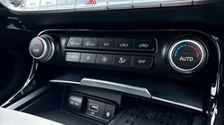 2022 (71) KIA STINGER 3.3 T-GDi 361 GT S 5dr Auto 3581578