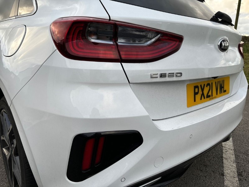 2021 (21) KIA CEED 1.5T GDi ISG GT-Line 5dr 3587352