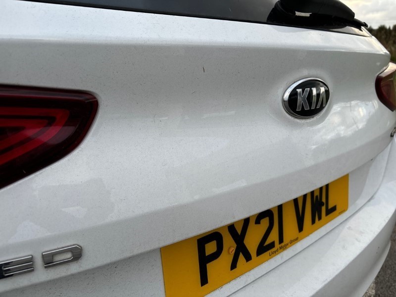2021 (21) KIA CEED 1.5T GDi ISG GT-Line 5dr 3587353