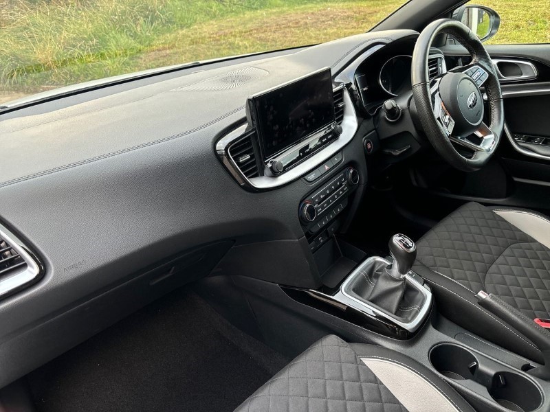 2021 (21) KIA CEED 1.5T GDi ISG GT-Line 5dr 3587346