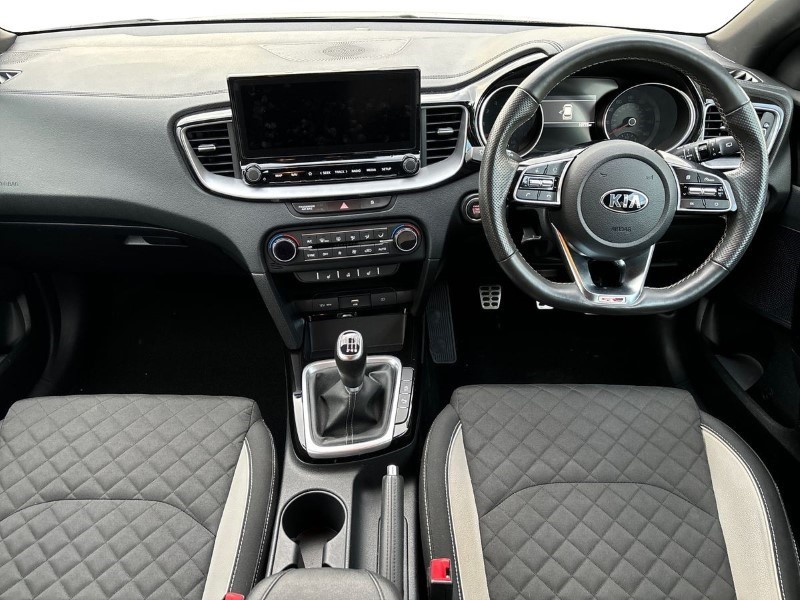 2021 (21) KIA CEED 1.5T GDi ISG GT-Line 5dr 3587327