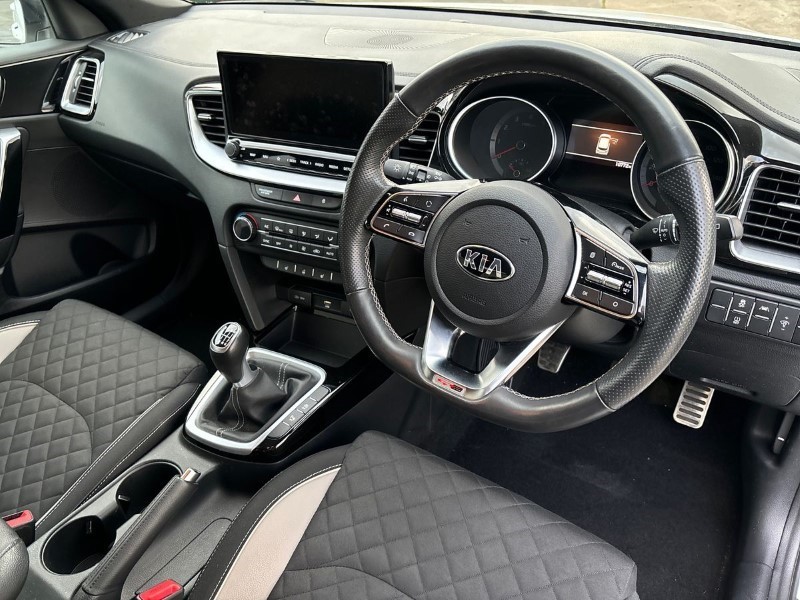 2021 (21) KIA CEED 1.5T GDi ISG GT-Line 5dr 3587328