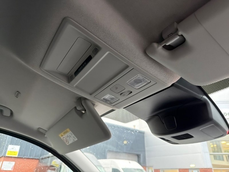 2025 (25) VOLKSWAGEN COMMERCIAL TRANSPORTER 2.0 TDI 110 Commerce Plus Van 5228969