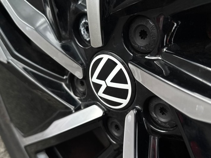 2024 (74) VOLKSWAGEN ID.4 210kW Match Pro 77kWh 5dr Auto 5380960