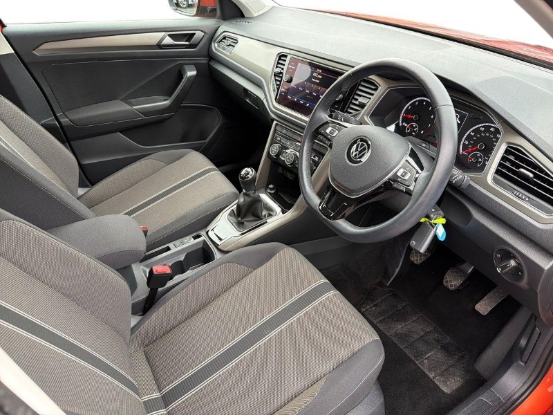 2021 (21) VOLKSWAGEN T-ROC 1.5 TSI EVO SE 5dr 5229629