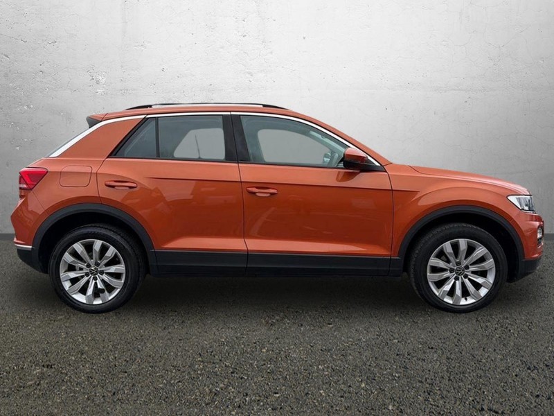 2021 (21) VOLKSWAGEN T-ROC 1.5 TSI EVO SE 5dr 5229619