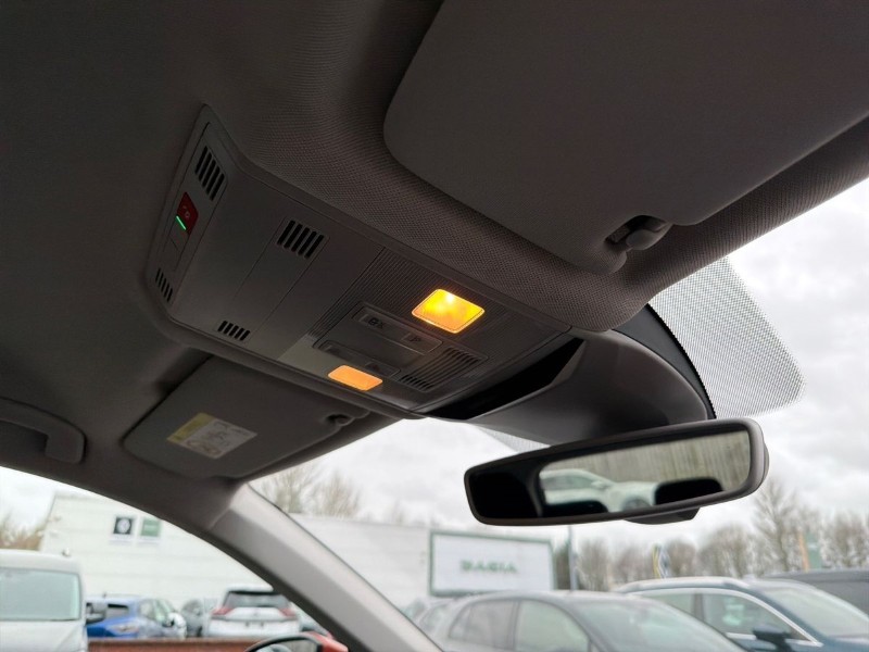 2021 (21) VOLKSWAGEN T-ROC 1.5 TSI EVO SE 5dr 5229628