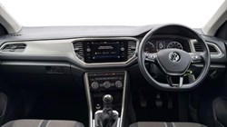 2021 (21) VOLKSWAGEN T-ROC 1.5 TSI EVO SE 5dr 5229618
