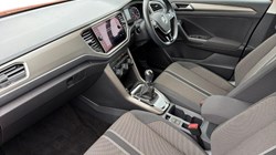 2021 (21) VOLKSWAGEN T-ROC 1.5 TSI EVO SE 5dr 5229617