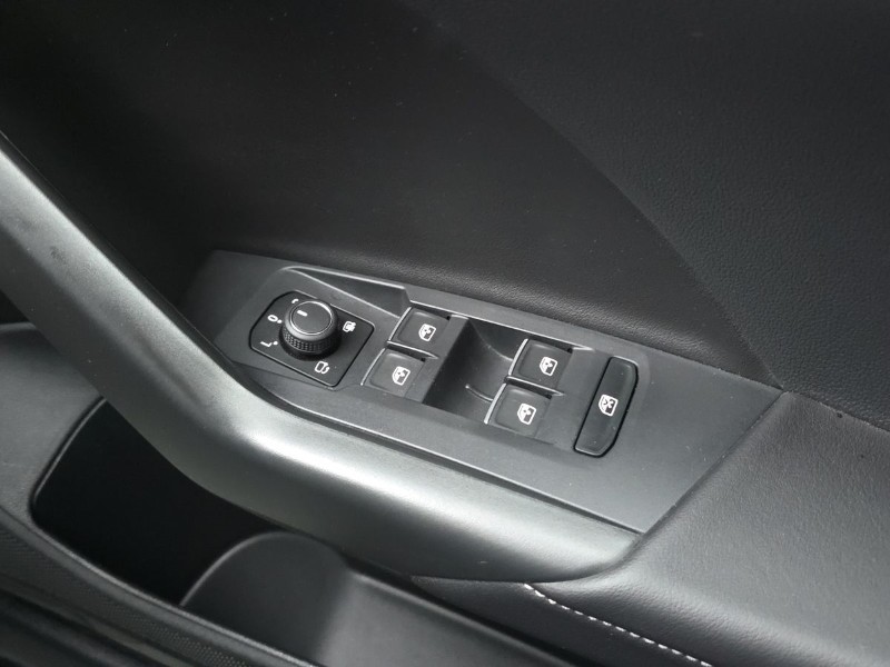 2024 (74) VOLKSWAGEN T-CROSS 1.0 TSI 115 R-Line 5dr 5229539