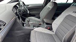 2019 (19) VOLKSWAGEN GOLF 1.5 TSI EVO 150 R-Line 5dr 5252696
