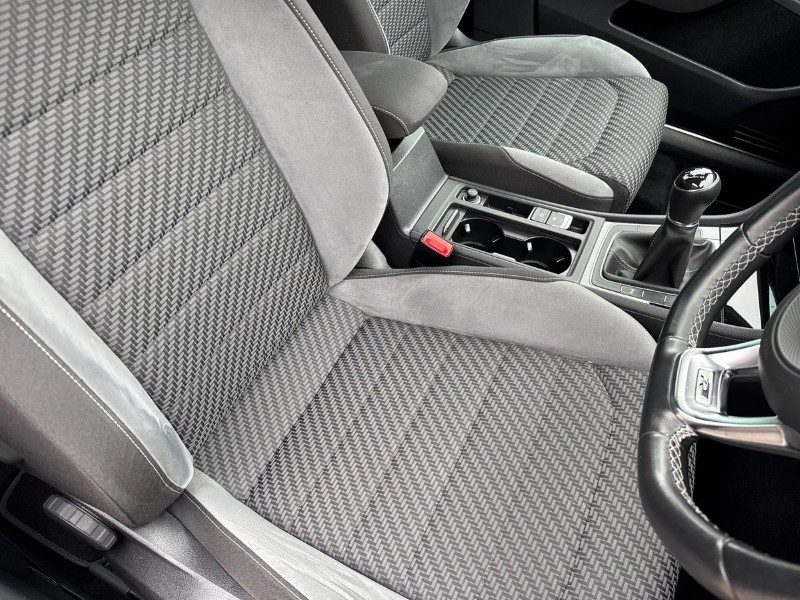 2019 (19) VOLKSWAGEN GOLF 1.5 TSI EVO 150 R-Line 5dr 5252708