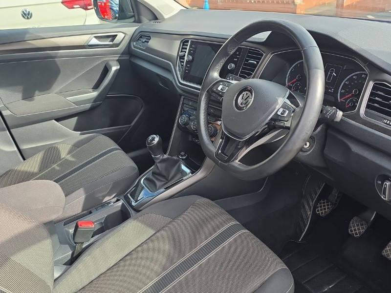 2018 (18) VOLKSWAGEN T-ROC 1.5 TSI EVO SE 5dr 5242173