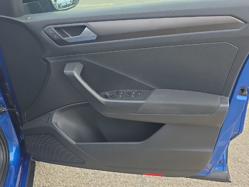 2018 (18) VOLKSWAGEN T-ROC 1.5 TSI EVO SE 5dr 5242174