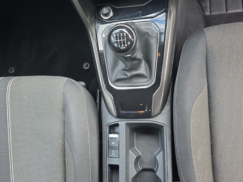 2018 (18) VOLKSWAGEN T-ROC 1.5 TSI EVO SE 5dr 5242189