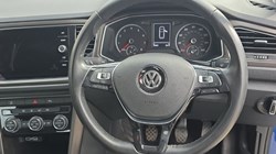 2018 (18) VOLKSWAGEN T-ROC 1.5 TSI EVO SE 5dr 5242180