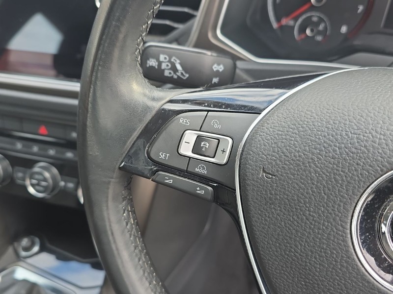 2018 (18) VOLKSWAGEN T-ROC 1.5 TSI EVO SE 5dr 5242181