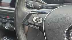 2018 (18) VOLKSWAGEN T-ROC 1.5 TSI EVO SE 5dr 5242181