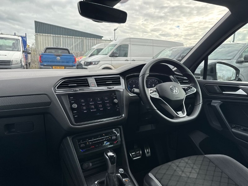 2021 (71) VOLKSWAGEN TIGUAN 2.0 TDI 4Motion R-Line 5dr DSG 5242615