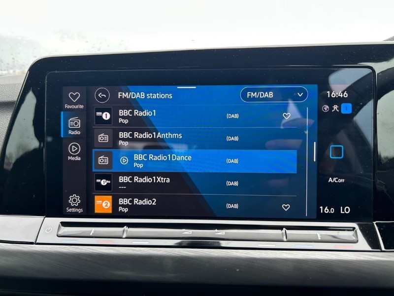 2021 (21) VOLKSWAGEN GOLF 1.5 TSI Style 5dr 5253521