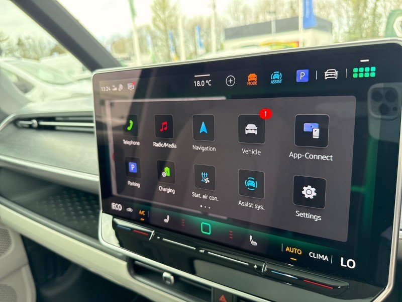 2025 (75) VOLKSWAGEN ID. BUZZ 210kW Style Pro 86kWh 5dr LWB Auto [7 Seat] 5279015