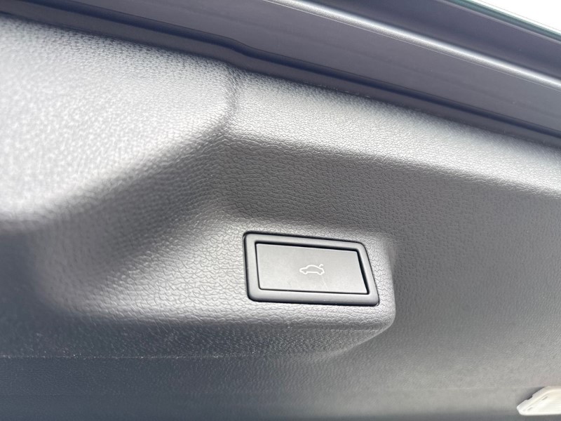 2025 (75) VOLKSWAGEN ID. BUZZ 210kW Style Pro 86kWh 5dr LWB Auto [7 Seat] 5267248