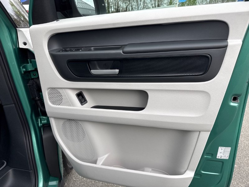 2025 (75) VOLKSWAGEN ID. BUZZ 210kW Style Pro 86kWh 5dr LWB Auto [7 Seat] 5267225