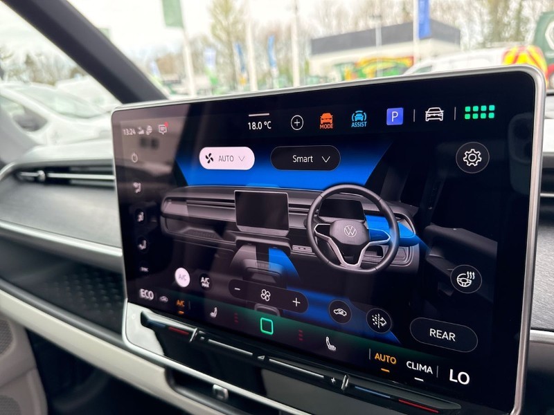 2025 (75) VOLKSWAGEN ID. BUZZ 210kW Style Pro 86kWh 5dr LWB Auto [7 Seat] 5279019