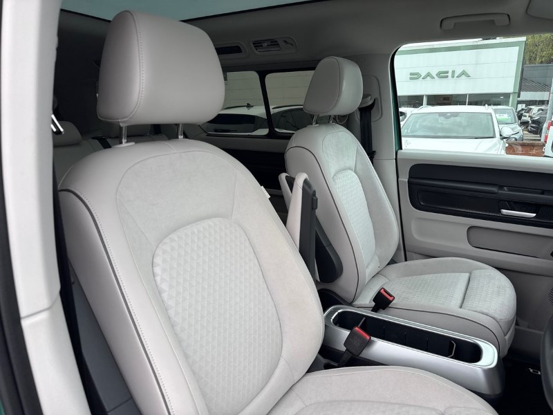 2025 (75) VOLKSWAGEN ID. BUZZ 210kW Style Pro 86kWh 5dr LWB Auto [7 Seat] 5267230