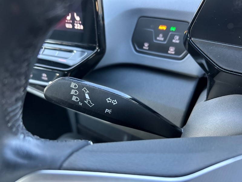 2022 (22) VOLKSWAGEN ID.3 150kW Life Pro Performance 58kWh 5dr Auto 5230250