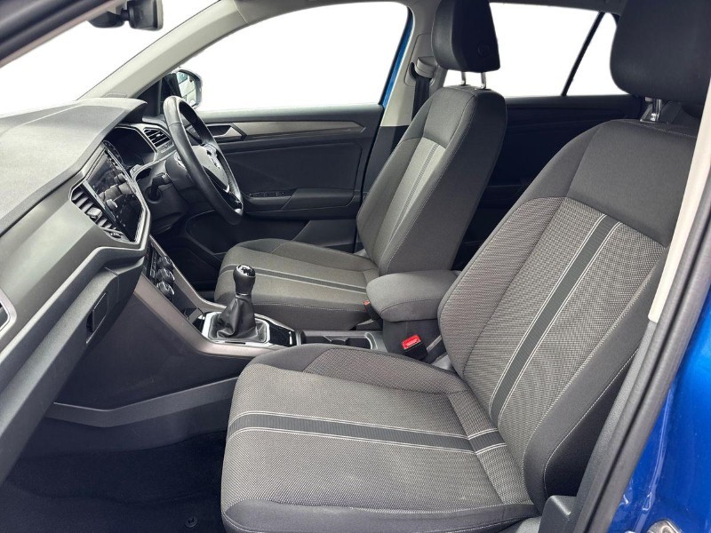 2021 (21) VOLKSWAGEN T-ROC 1.0 TSI Design 5dr 5241277