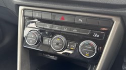 2021 (21) VOLKSWAGEN T-ROC 1.0 TSI Design 5dr 5241297