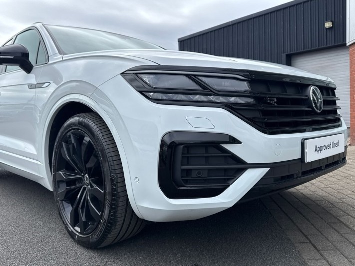 2023 (23) VOLKSWAGEN TOUAREG 3.0 V6 TDI 4Motion 231 Black Edition 5dr Tip Auto 5289377