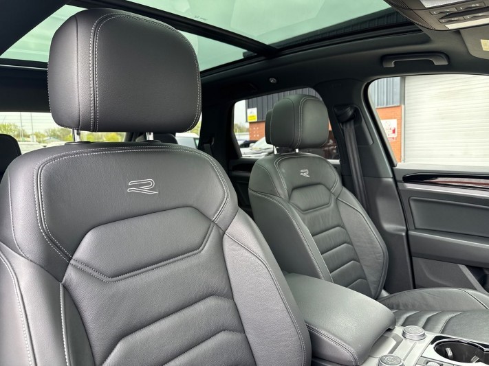 2023 (23) VOLKSWAGEN TOUAREG 3.0 V6 TDI 4Motion 231 Black Edition 5dr Tip Auto 5289351