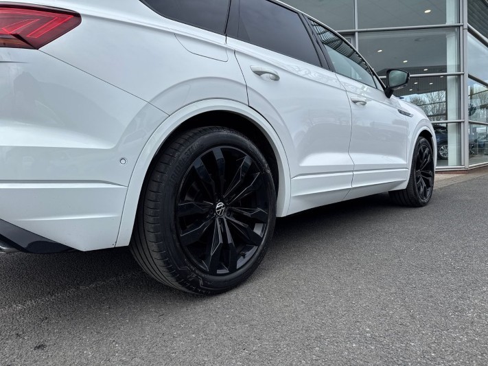 2023 (23) VOLKSWAGEN TOUAREG 3.0 V6 TDI 4Motion 231 Black Edition 5dr Tip Auto 5289374