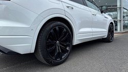 2023 (23) VOLKSWAGEN TOUAREG 3.0 V6 TDI 4Motion 231 Black Edition 5dr Tip Auto 5289374