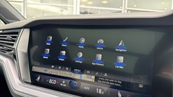 2023 (23) VOLKSWAGEN TOUAREG 3.0 V6 TDI 4Motion 231 Black Edition 5dr Tip Auto 5289357