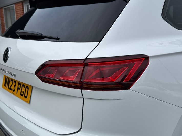 2023 (23) VOLKSWAGEN TOUAREG 3.0 V6 TDI 4Motion 231 Black Edition 5dr Tip Auto 5289378