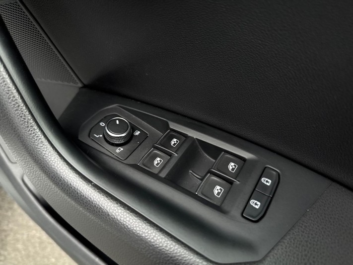 2023 (23) VOLKSWAGEN TOUAREG 3.0 V6 TDI 4Motion 231 Black Edition 5dr Tip Auto 5289348