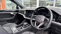 2023 (23) VOLKSWAGEN TOUAREG 3.0 V6 TDI 4Motion 231 Black Edition 5dr Tip Auto 5289345