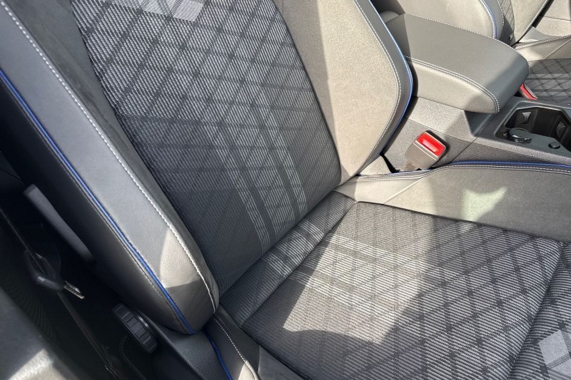 2025 (25) VOLKSWAGEN GOLF 1.5 TSI 150 R-Line 5dr 5263943