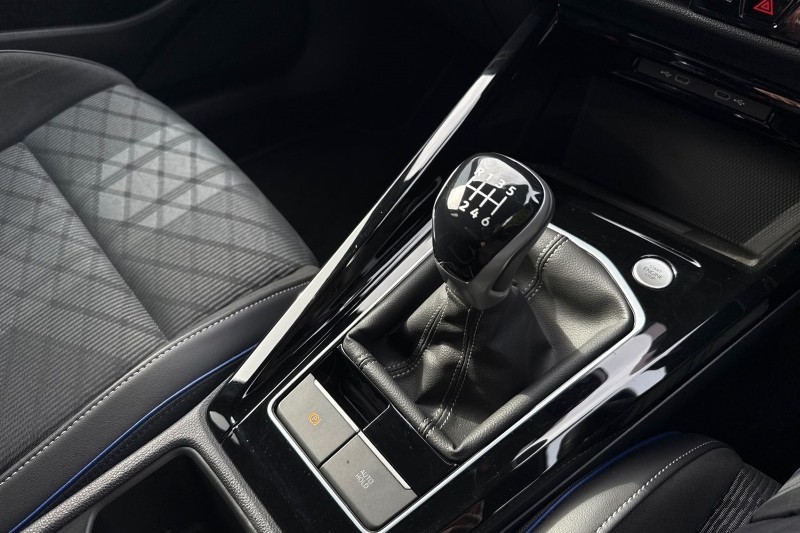 2025 (25) VOLKSWAGEN GOLF 1.5 TSI 150 R-Line 5dr 5263957