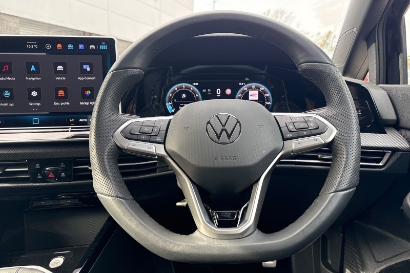 2025 (25) VOLKSWAGEN GOLF 1.5 TSI 150 R-Line 5dr 5263945