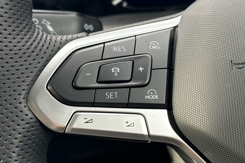 2025 (25) VOLKSWAGEN GOLF 1.5 TSI 150 R-Line 5dr 5263946