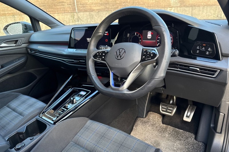 2024 (24) VOLKSWAGEN GOLF 1.4 TSI GTE 5dr DSG 5264024